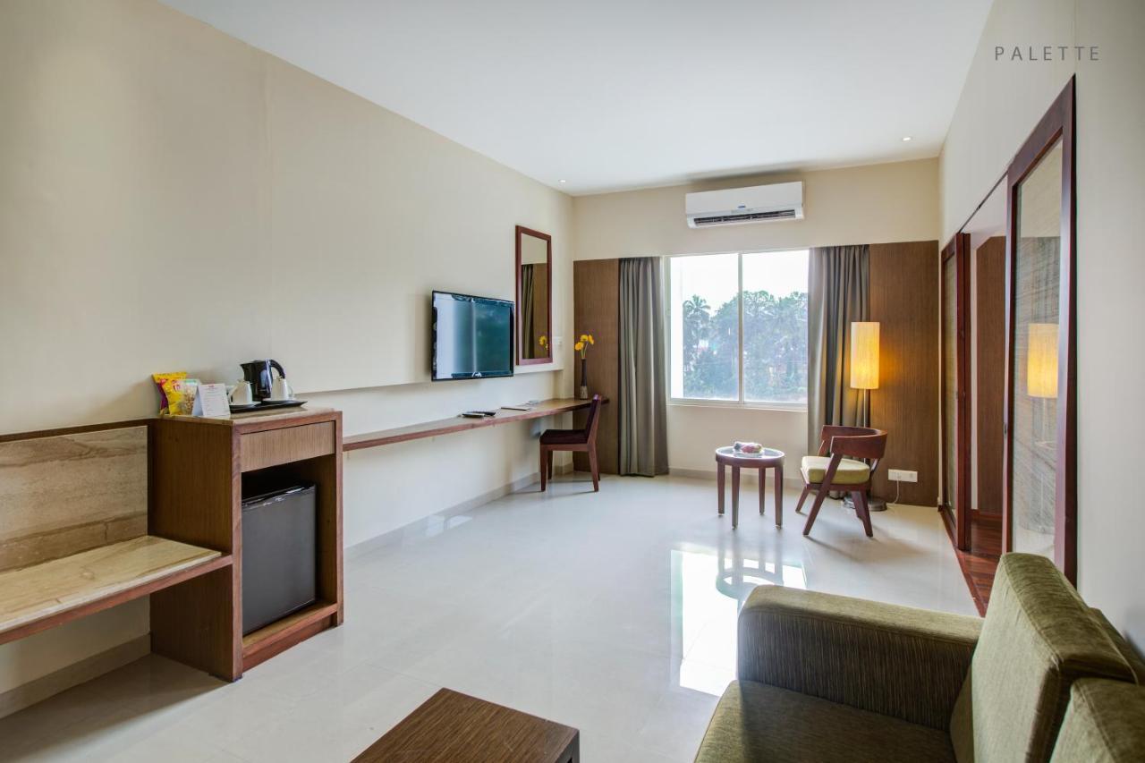 Hotel Jk Residency Kelakam Exterior foto